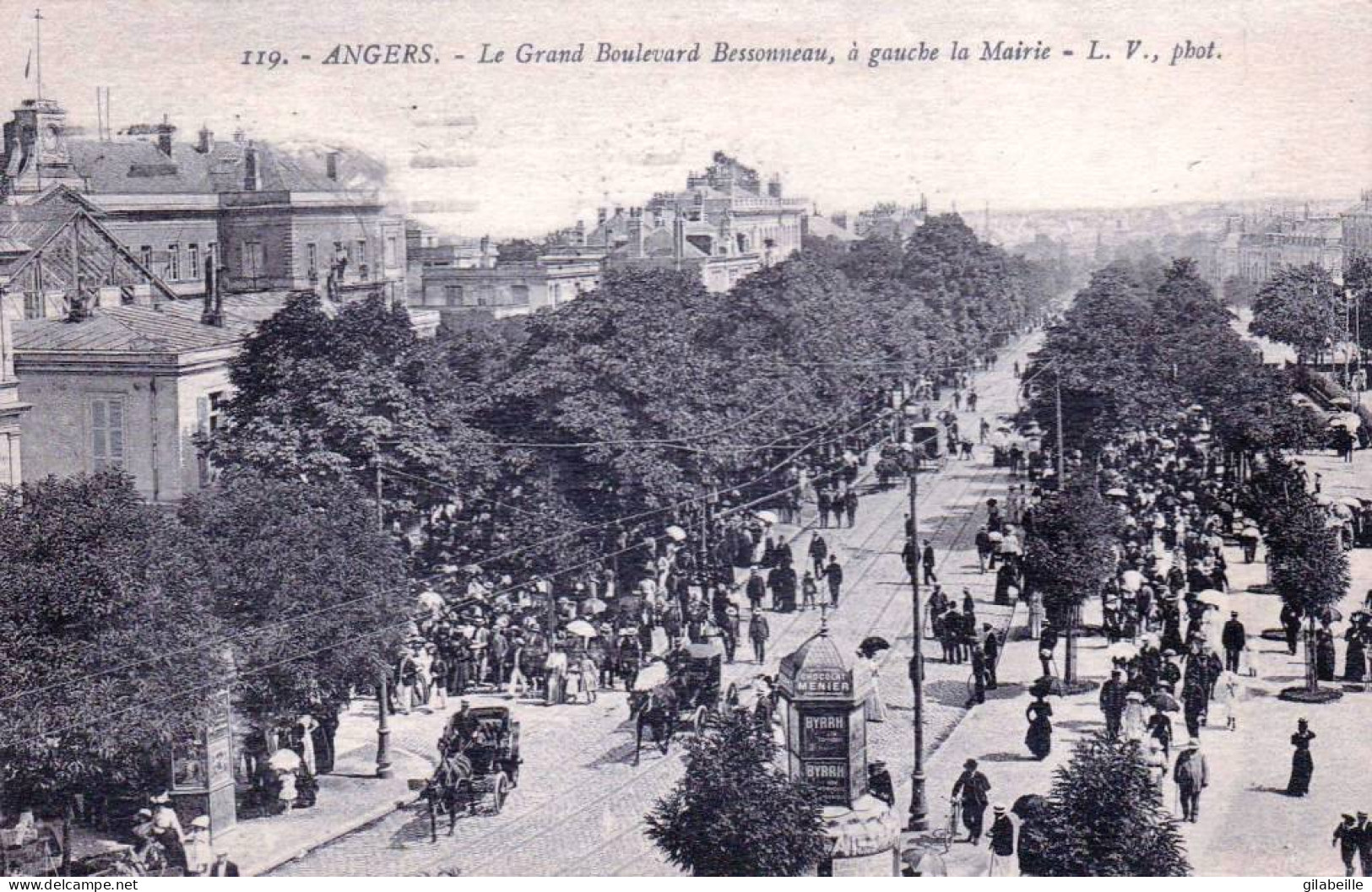 49 - Maine Et Loire -  ANGERS -  Le Grand Boulevard Bessonneau Et La Mairie - Angers