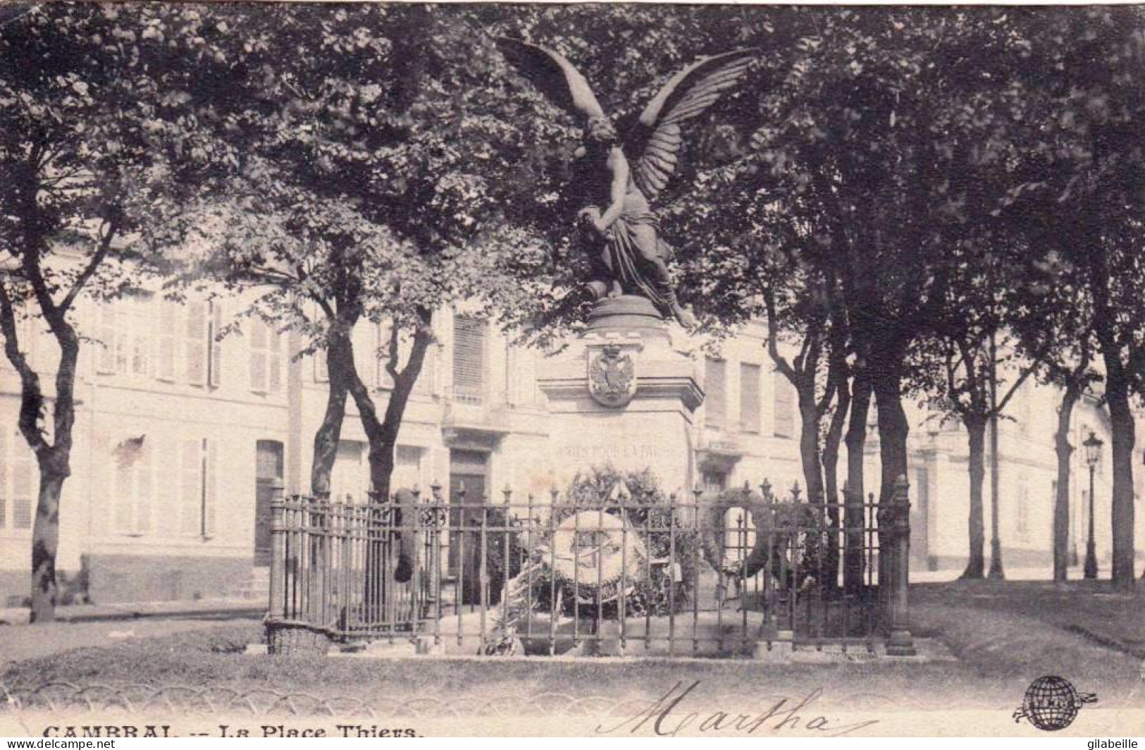 59 - Nord - CAMBRAI - La Place Thiers - Le Monument Aux Morts - Cambrai