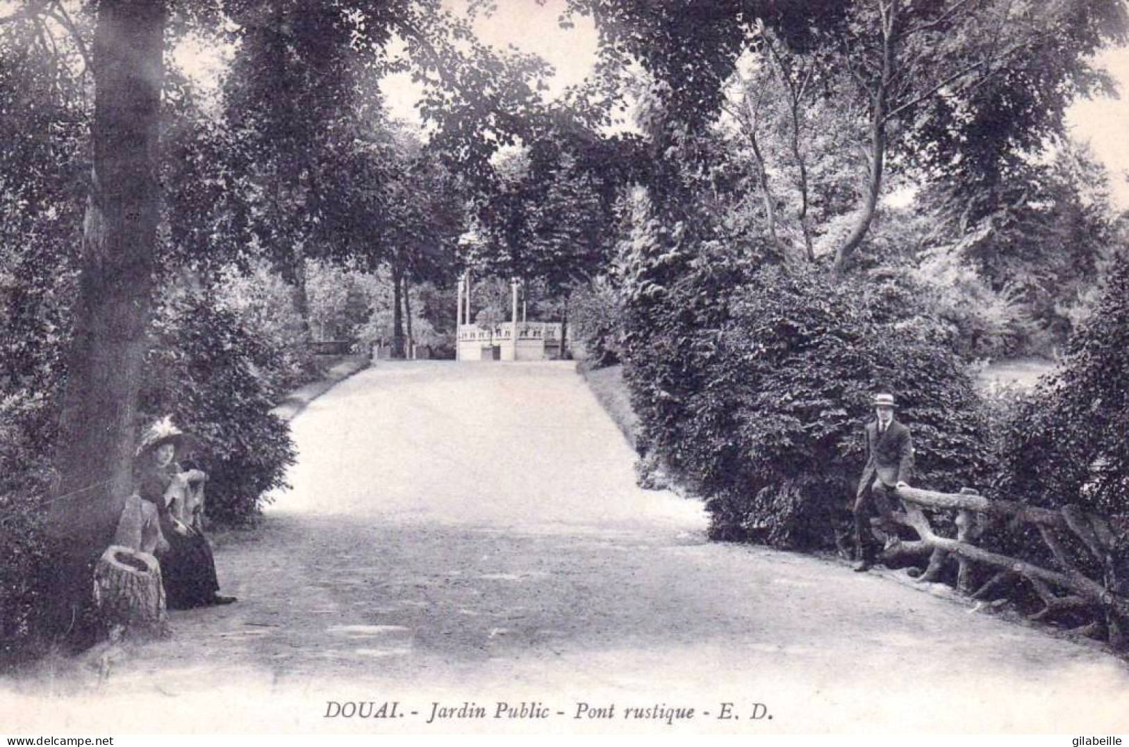 59 - Nord -  DOUAI -   Jardin Public - Pont Rustique - Douai