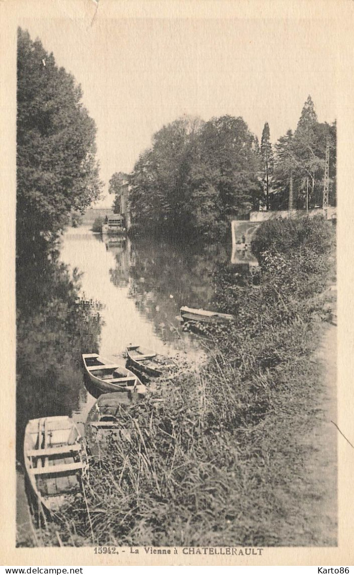 Chatellerault * Un Coin De La Ville , La Vienne * Barques - Chatellerault