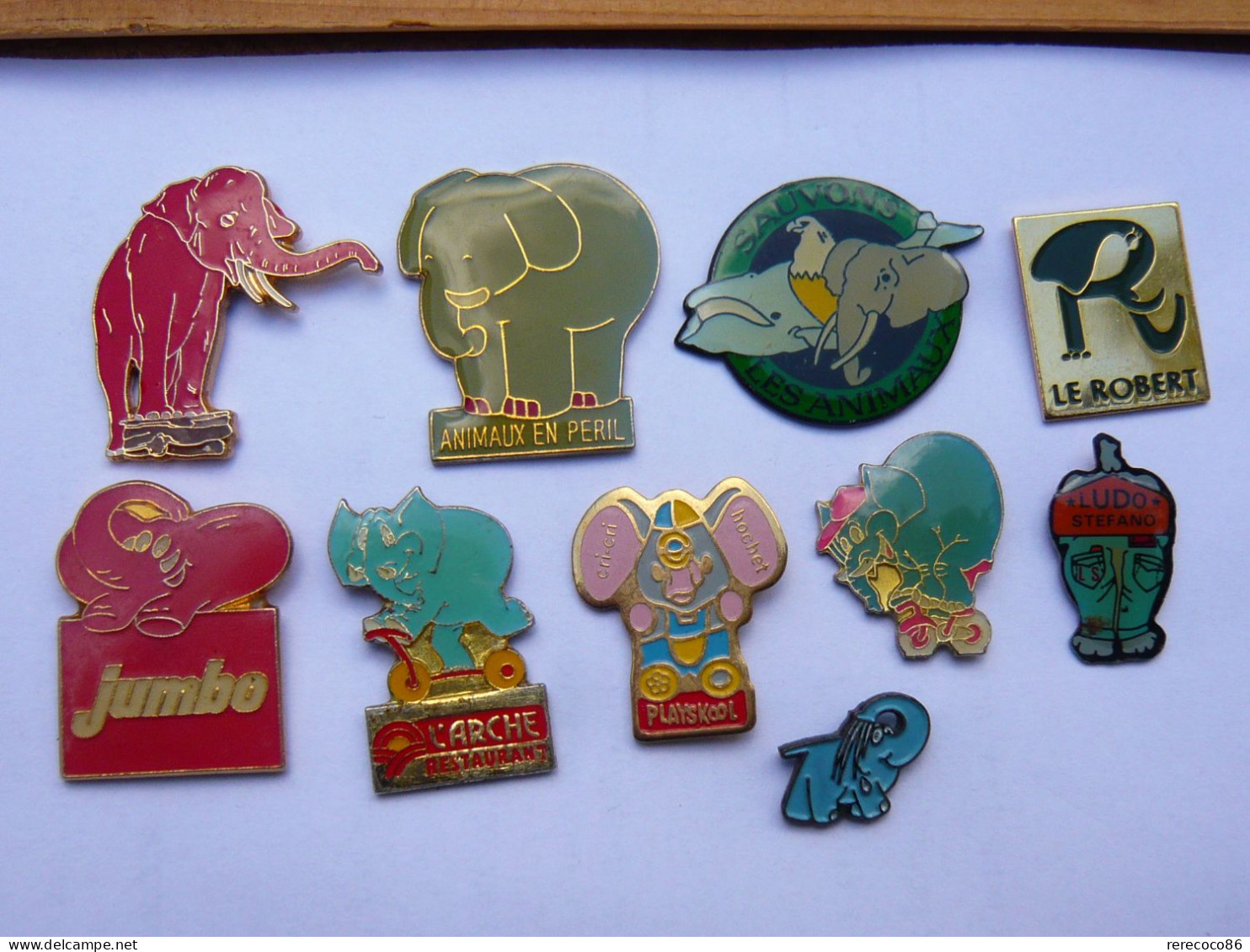 10 Pin S ELEPHANTS  Different - Animaux