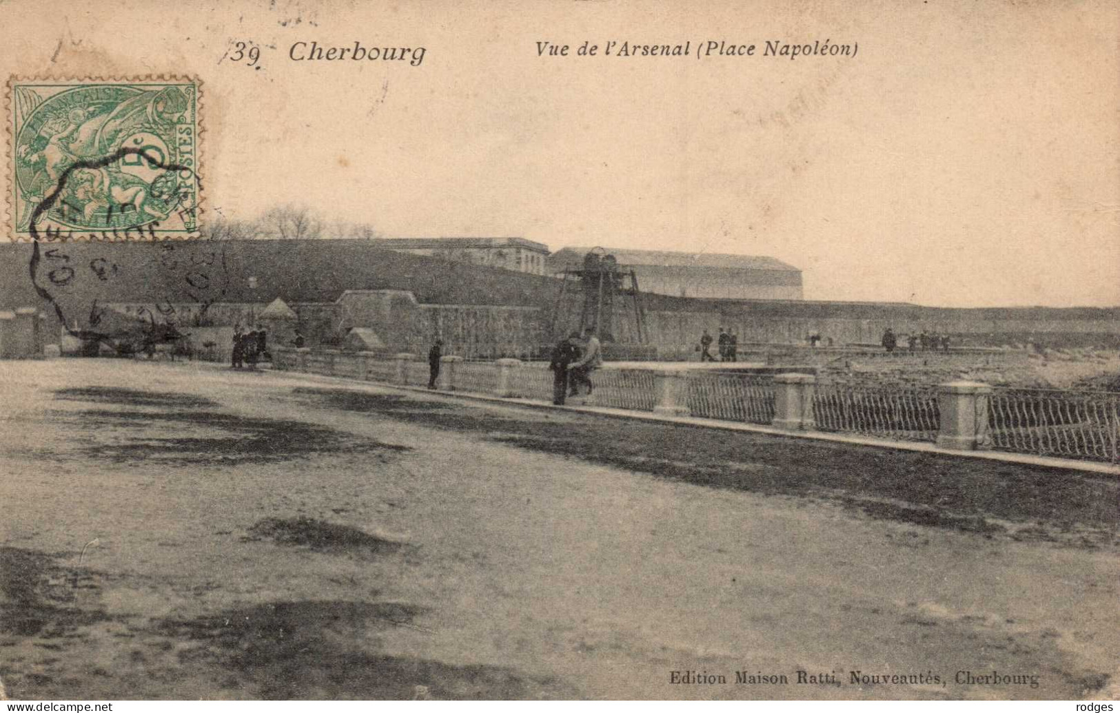 50 , Cpa  CHERBOURG , 39 , Vue De L'Arsenal , Place Napoléon (13429) - Cherbourg