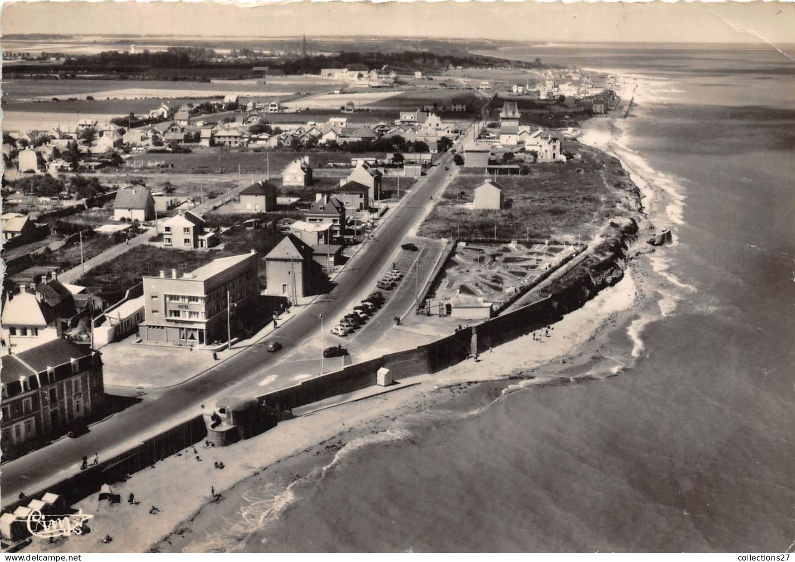 14-SAINT-AUBIN- VUE AERIENNE DE LA PLAGE VER BERNIERES - Saint Aubin