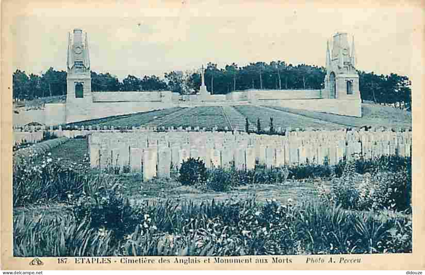 62 - Etaples - Cimetière Des Anglais Et Monument Aux Morts - Carte Vierge - CPA - Voir Scans Recto-Verso - Etaples