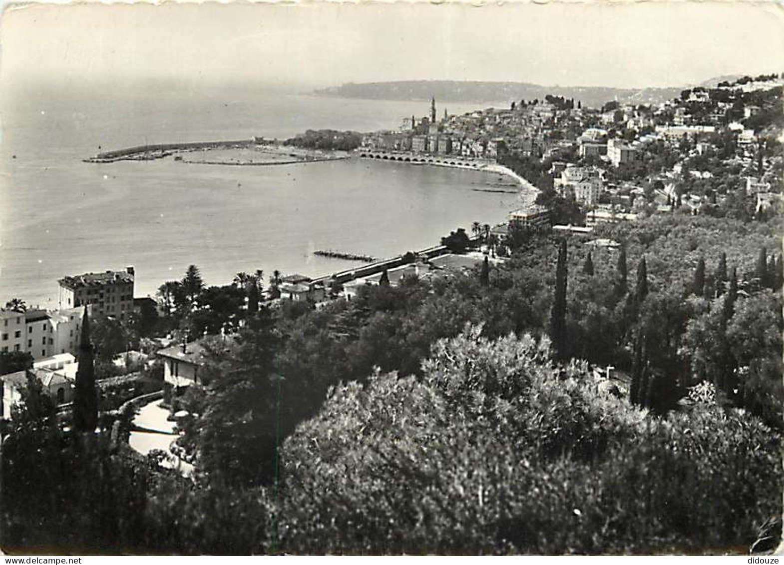 06 - Menton - Vue Générale Prise De Garavan, Dans Le Fond, Le Cap-Martin - Carte Dentelée - CPSM Grand Format - Etat Pli - Menton