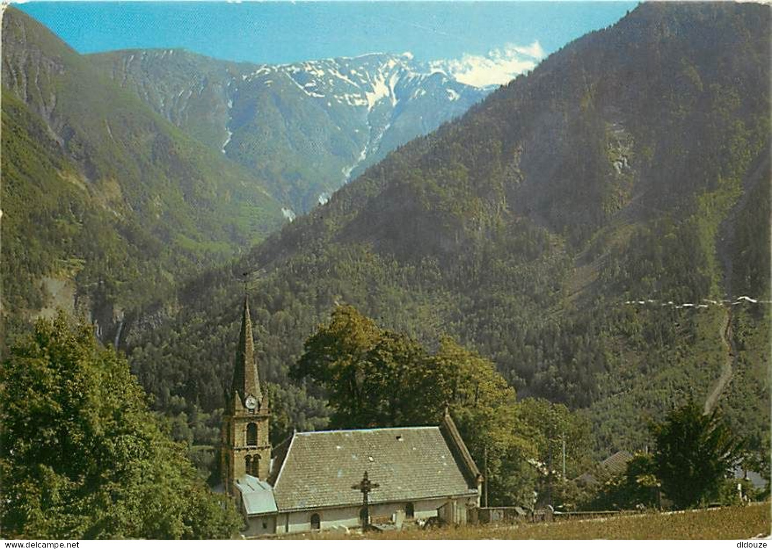 38 - Venosc - L'Eglise. Au Fond, Glacier De La Muzelle - CPM - Voir Scans Recto-Verso - Vénosc