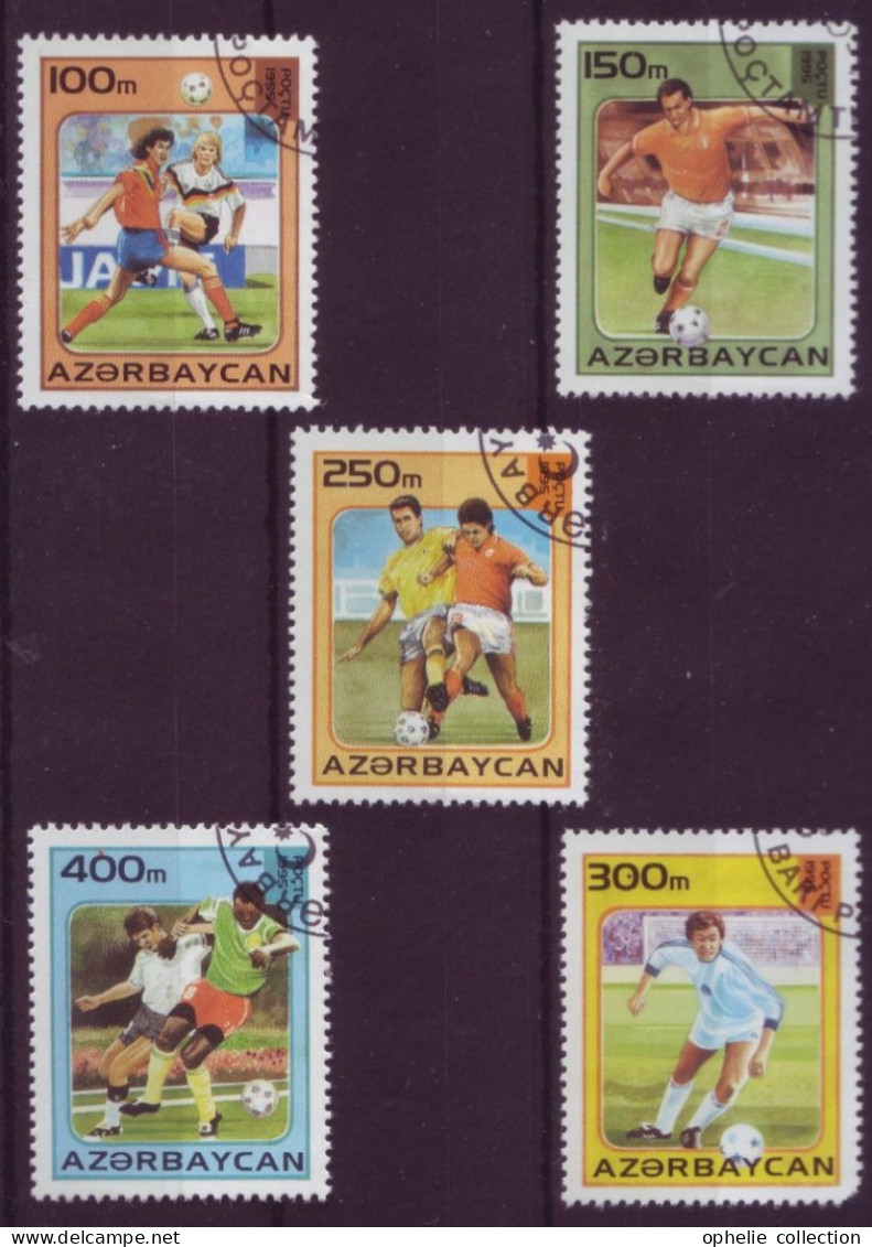 Asie - Azerbaïdjan - Football - 5 Timbres Différents - 7124 - Azerbaïjan