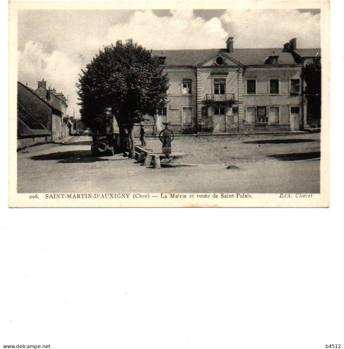 18 SAINT MARTIN D AUXIGNY La Mairie Et Route De Saint Palais , Pompe à Eau Sur La Place , édition  Maquaire - Autres & Non Classés