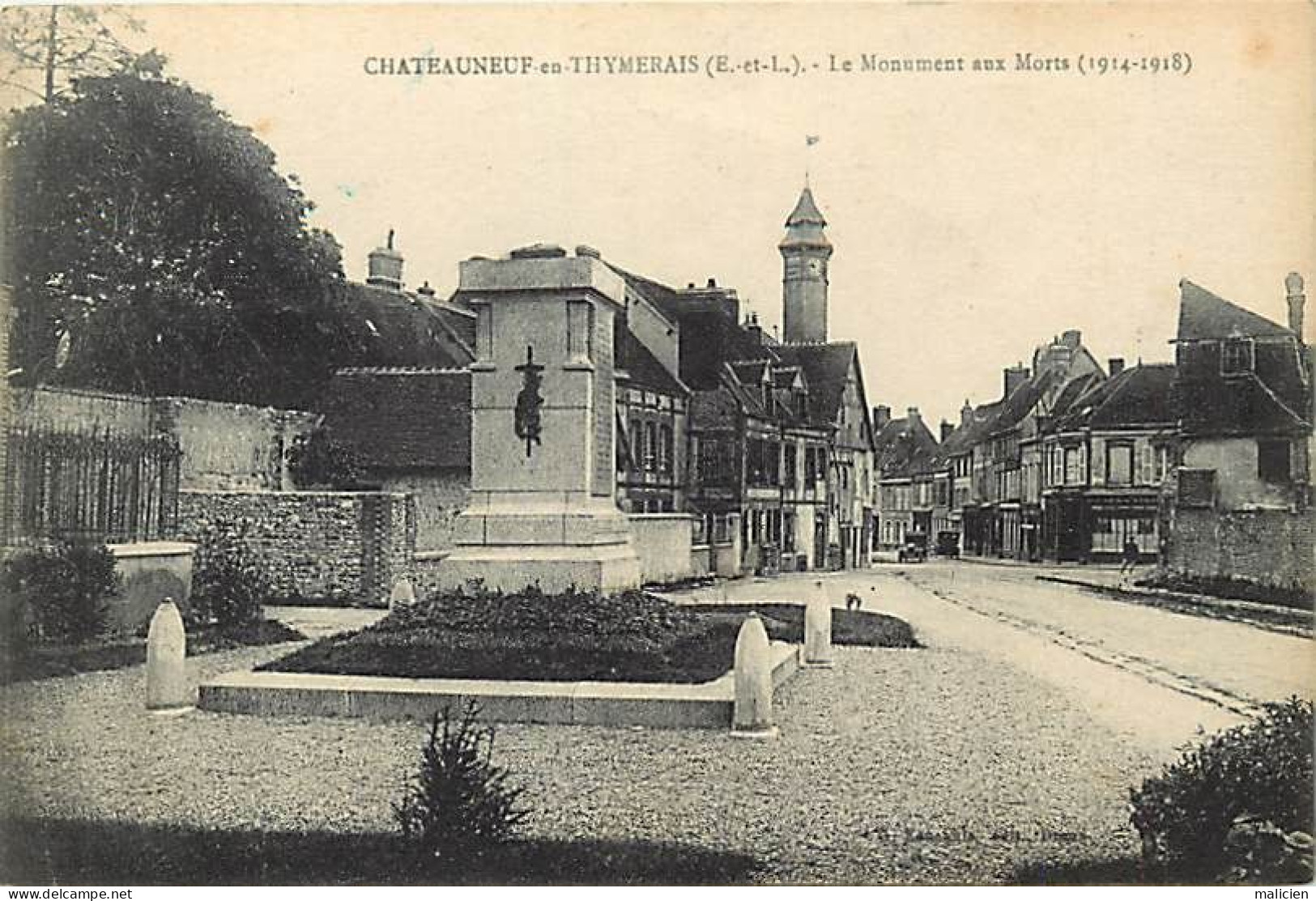 - Dpts Div.-ref-BN372- Eure Et Loir - Chateauneuf En Thymerais - Monument Aux Morts Guerre 1914-18 Et Rue - - Châteauneuf