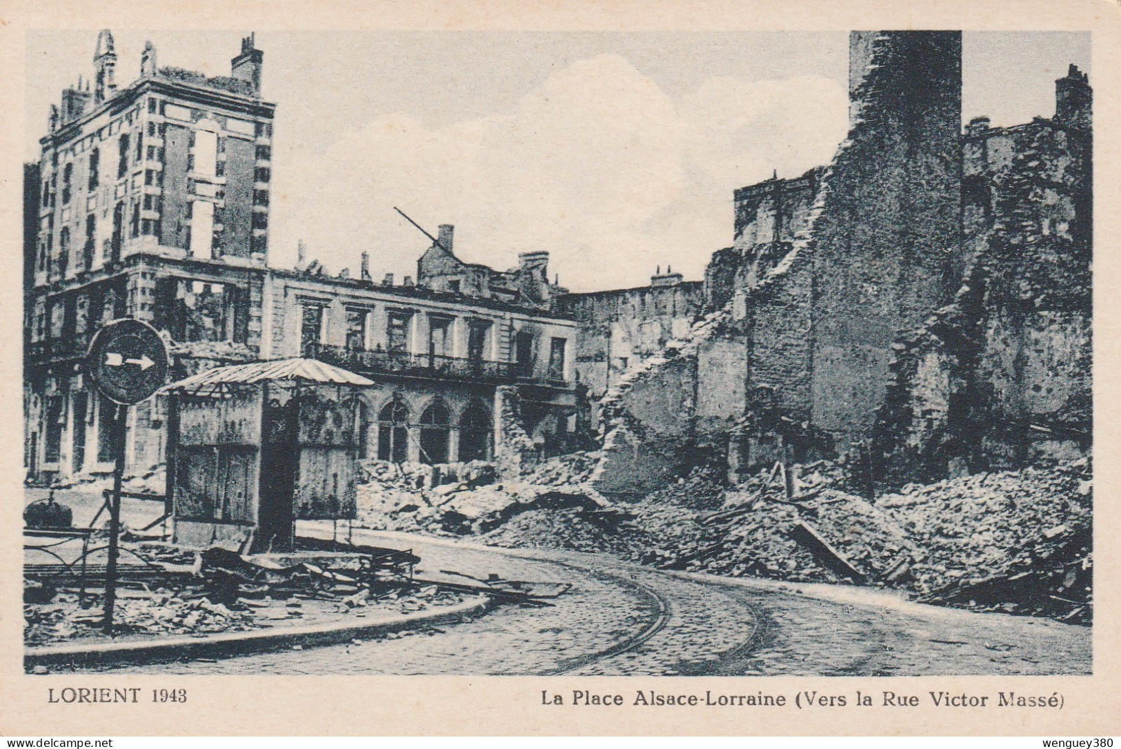 56 LORIENT  1943.  La Place Alsace-Lorraine (vers Rue Victor Massé)  PLAN 1945-46.  Coll.Pin.        RARE - Lorient