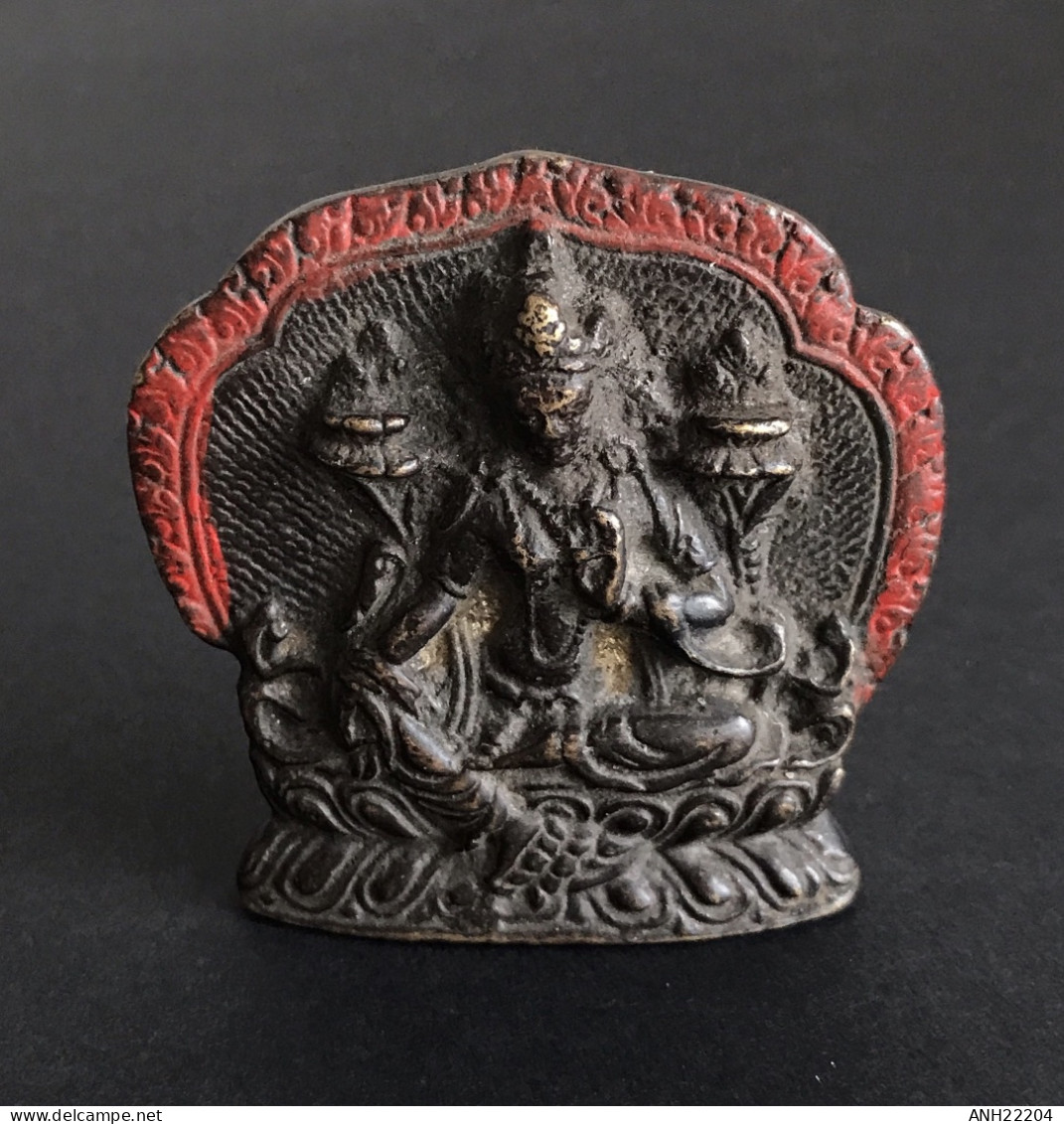 Tsa-Tsa (amulette Votive) Représentant La Déesse Tara, Bhoutan, 1ère Moitié 20ème Siècle - Asian Art