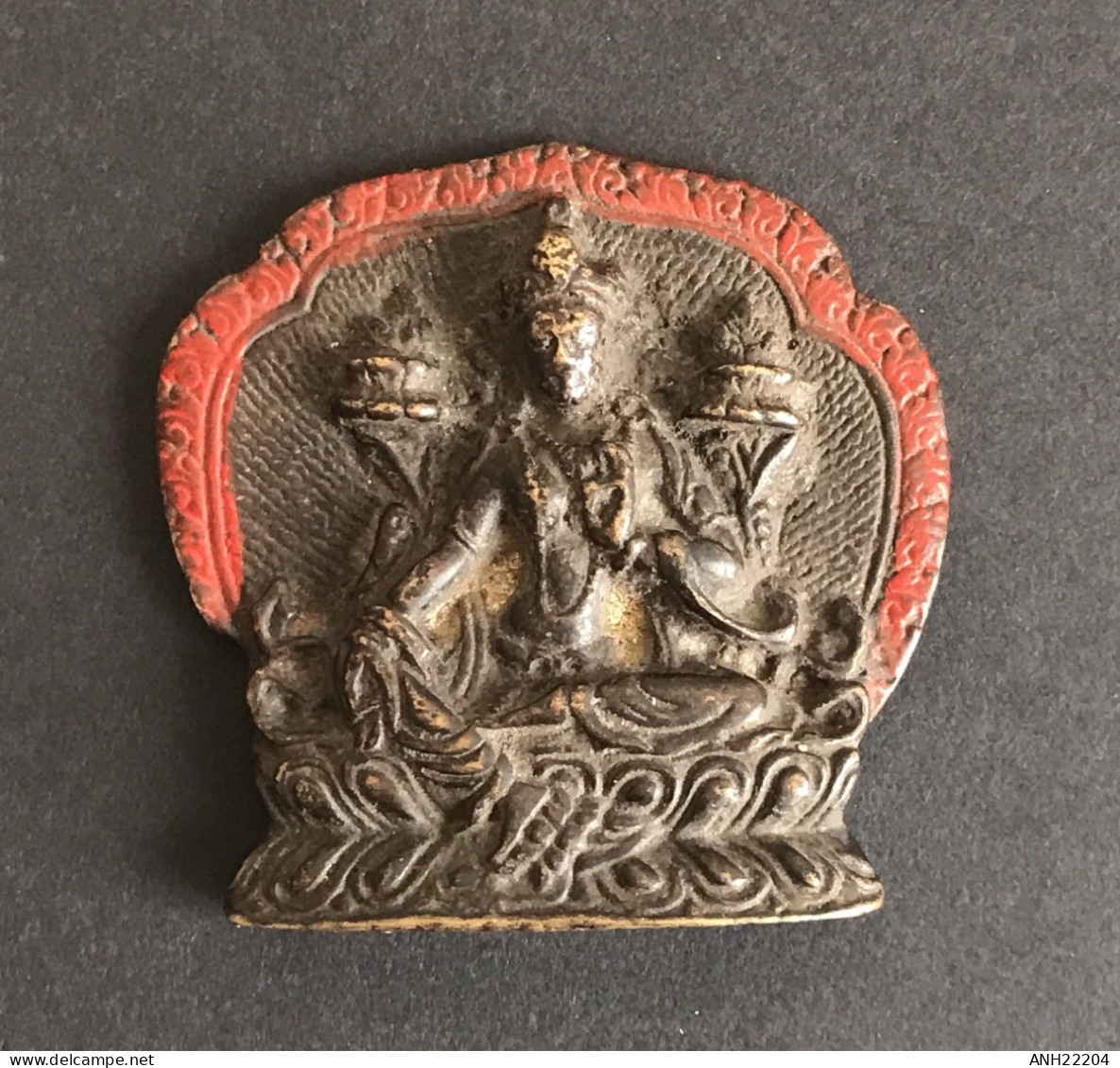 Tsa-Tsa (amulette Votive) Représentant La Déesse Tara, Bhoutan, 1ère Moitié 20ème Siècle - Asian Art