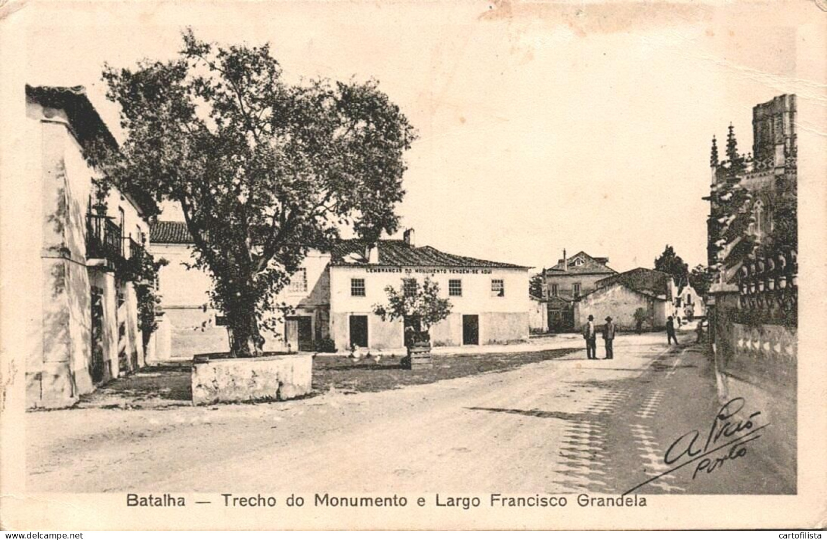 BATALHA, Leiria - Trecho Do Monumento E Largo Francisco Grandela  ( 2 Scans ) - Leiria