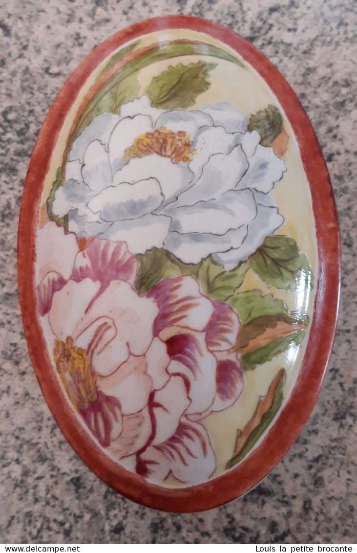 Bonbonnière En Porcelaine De Limoges, Ovale, Peinte à La Main Par Denise VAUCHER En 1997 - Altri & Non Classificati