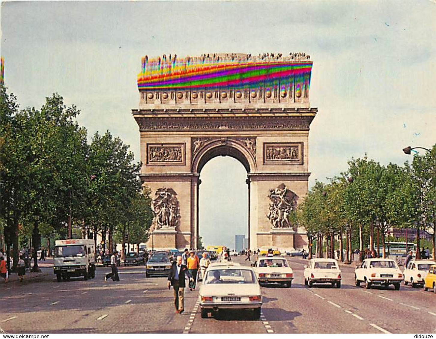 Automobiles - Paris - Arc De Triomphe - Camions - CPM - Voir Scans Recto-Verso - Voitures De Tourisme