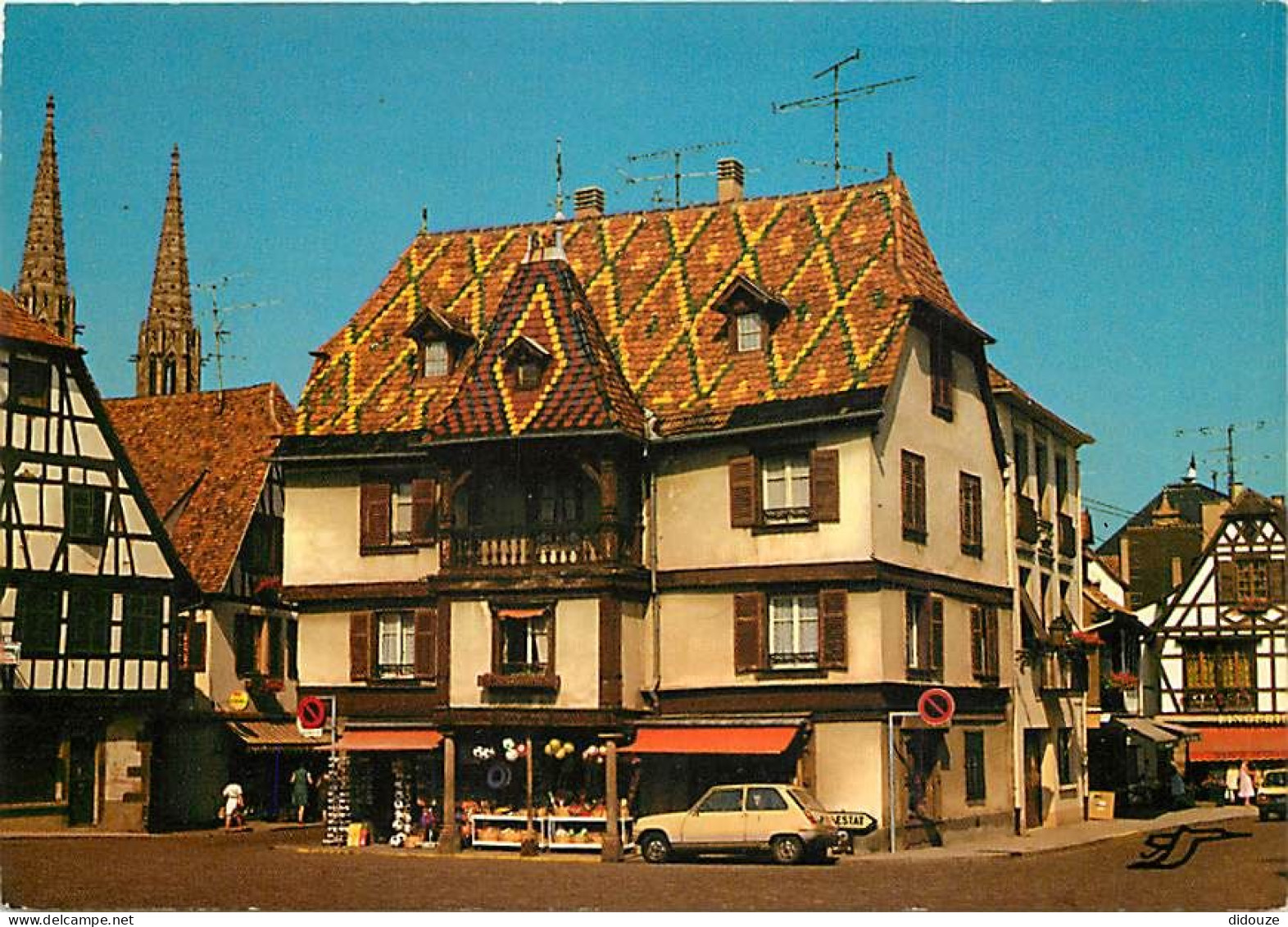 Automobiles - Obernai - Maisons Typiques - Place De L'Etoile - CPM - Voir Scans Recto-Verso - Voitures De Tourisme