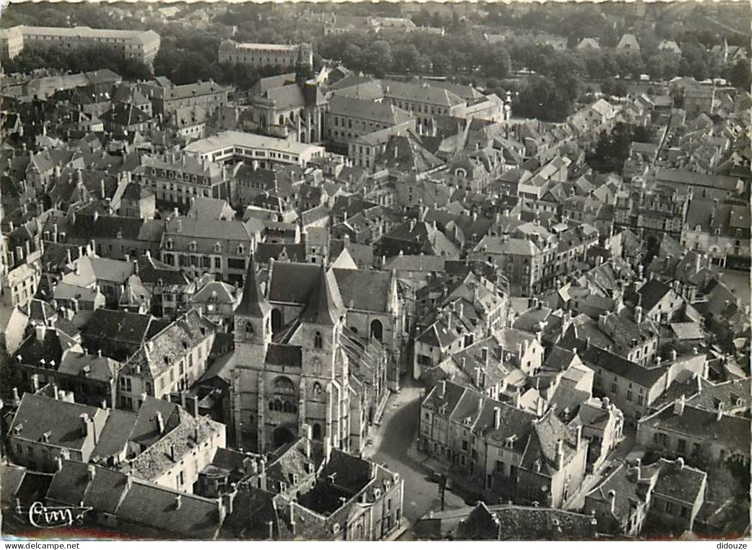 52 - Chaumont - La Basilique Le Lycée L'Ecole Normale - Vue Aérienne - Mention Photographie Véritable - Carte Dentelée - - Chaumont