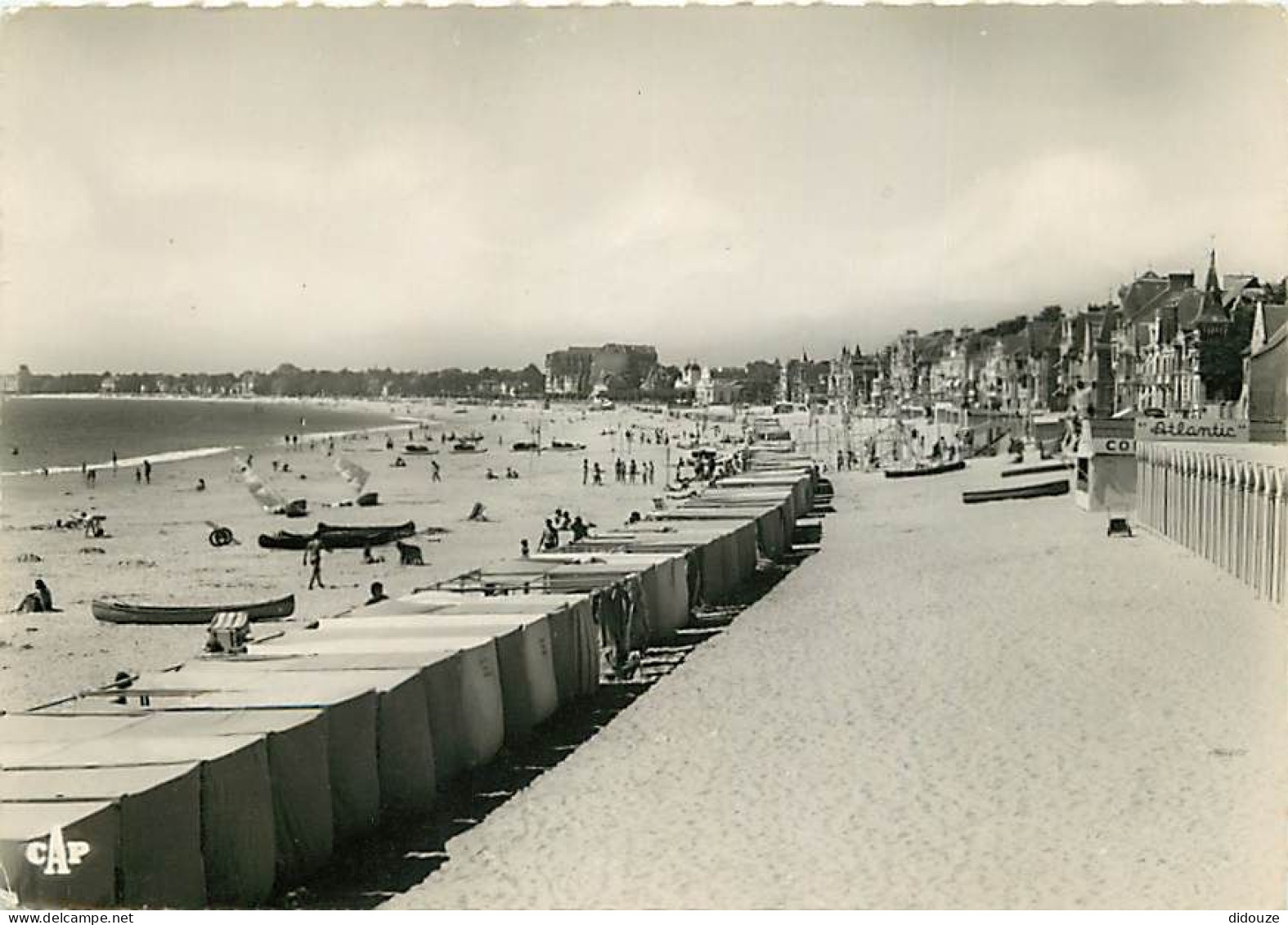 44 - La Baule - Vue Générale De La Plage Vers Le Casino - CPSM Grand Format - Carte Neuve - Voir Scans Recto-Verso - La Baule-Escoublac