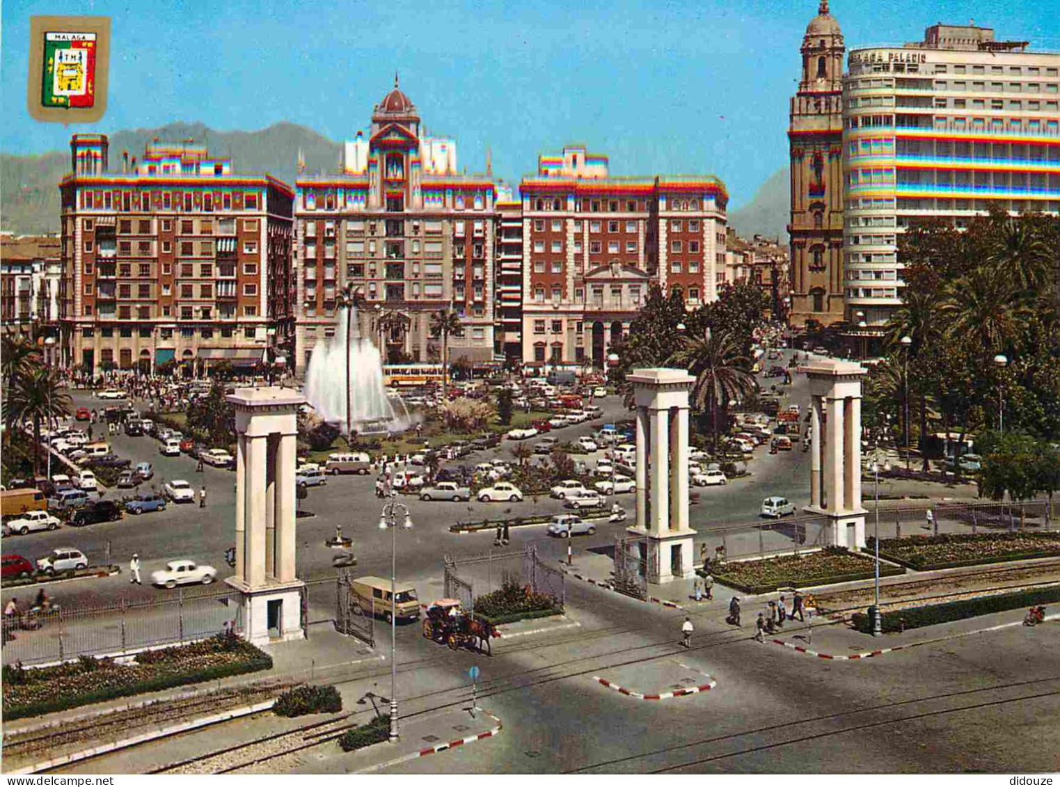 Espagne - Espana - Andalucia - Malaga - Entrada Al Puerto Y Plaza De La Marina - Entrée Au Port Et Place De La Marina -  - Malaga