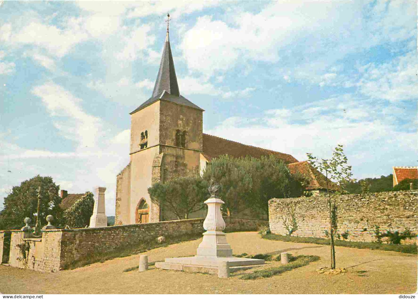 58 - Bazoches Du Morvand - L'Eglise - CPM - Voir Scans Recto-Verso - Bazoches