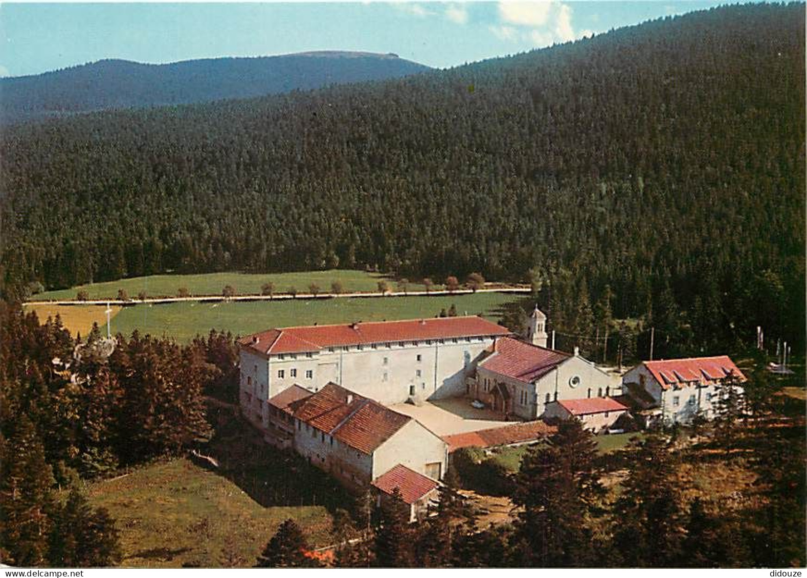 42 - Noiretable - Notre Dame De L'Hermitage - Vue Générale Aérienne Du Monastère - Carte Neuve - CPM - Voir Scans Recto- - Noiretable