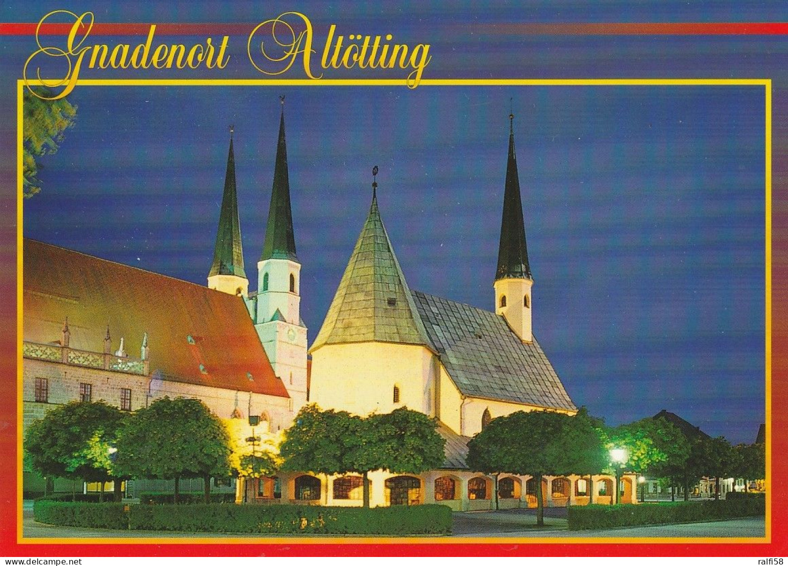 1 AK Germany / Bayern * Wallfahrtsort Altötting - Blick Zur Gnadenkapelle Mit Stiftskirche Bayerns Größter Wallfahrtsort - Altoetting