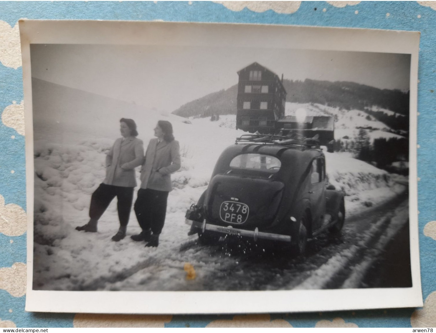 RENAULT CELTAQUATRE A La Neige Immatriculation 3478 PF 8  Année1951 - Coches