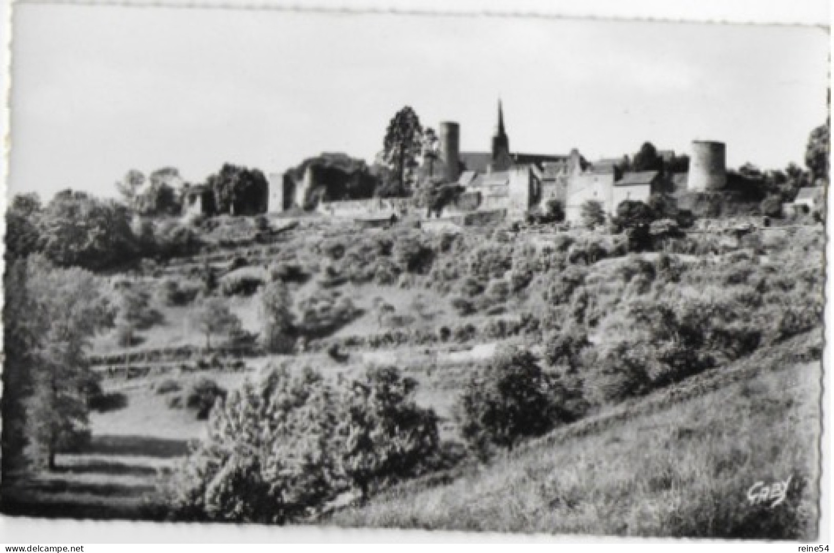 53 SAINTE SUZANNE (Mayenne) Vue Générale Côté Nord Est Edit  GABY Artaud Père Et Fils N° 8 (château église) - Sainte Suzanne