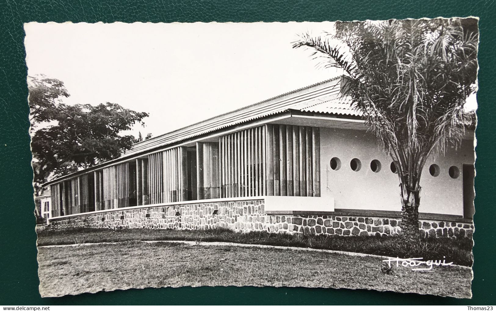 Le Relais-hôtel : Un Bungalow, Lib "Au Messager", N° 626 - Brazzaville