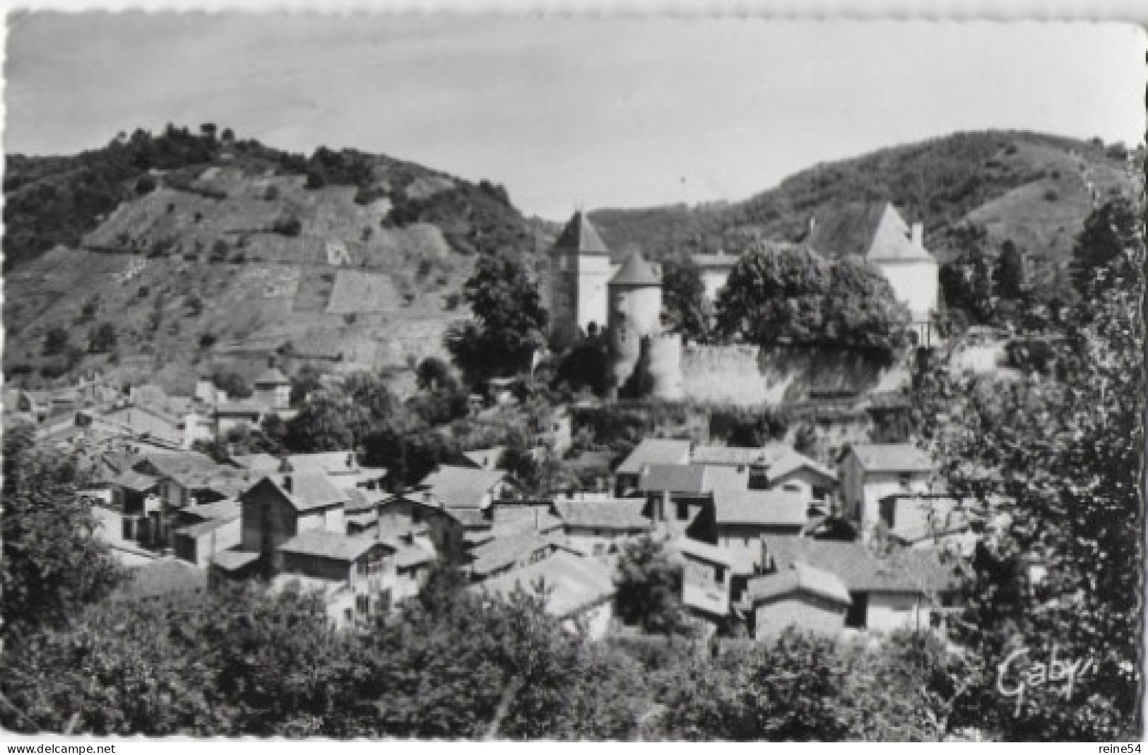 63 CHATELDON (Puy De Dôme) Vue Générale -circulé 1955 Edit  GABY Artaud Père Et Fils N° 1 (château) - Chateldon