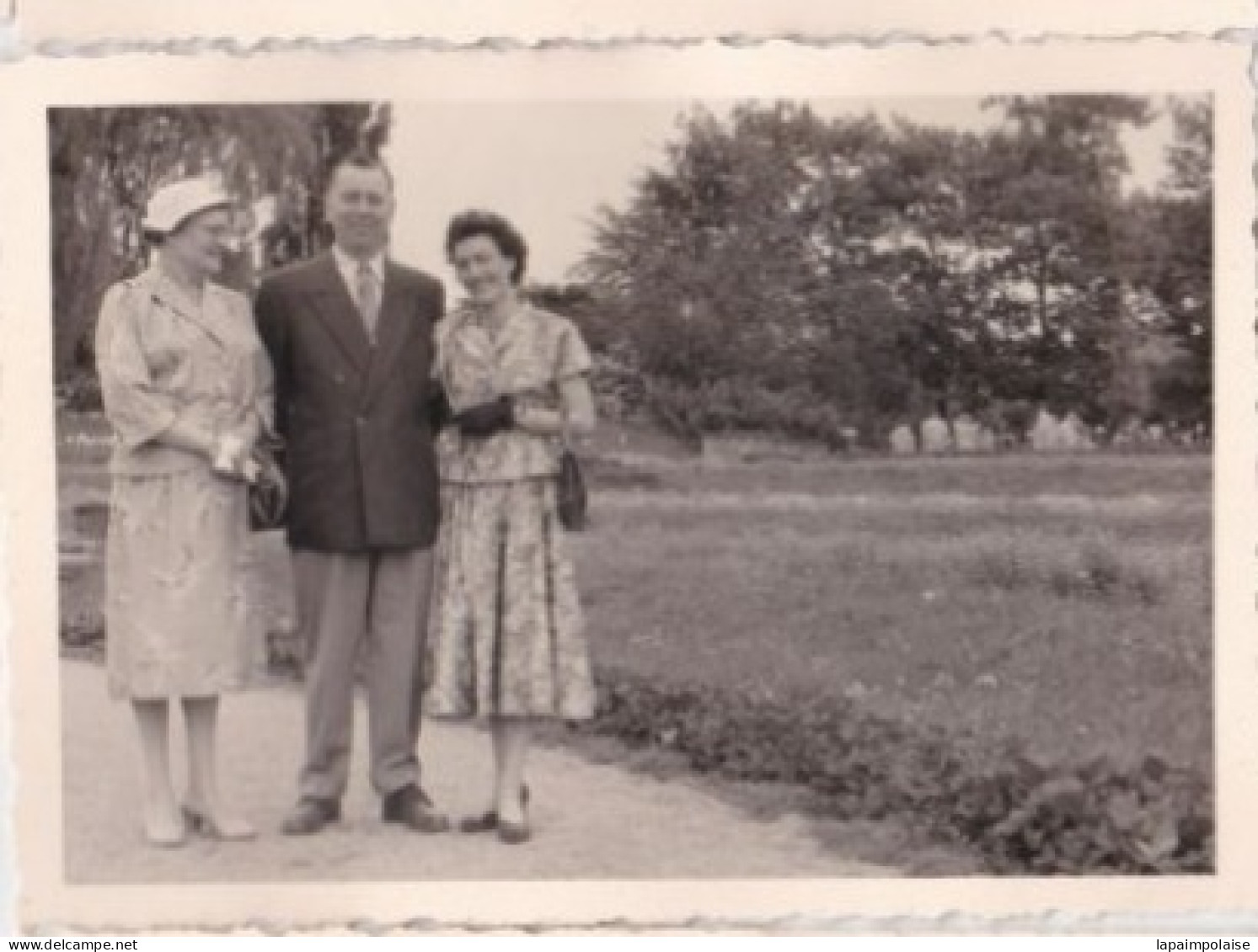 3 Photos De Particulier 1955  Allemagne Essen  Divers Vues A Situer Et Identifier   Réf 29724 - Lieux