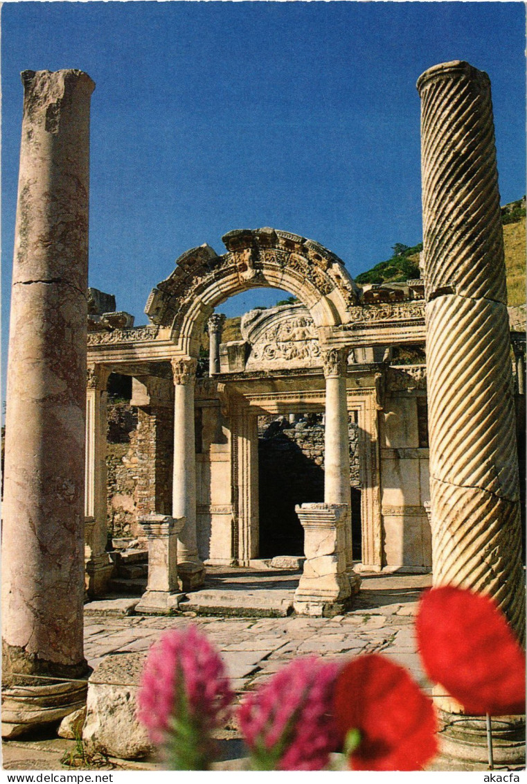 CPM AK Efes Temple Of Hadrianus TURKEY (1402739) - Turchia