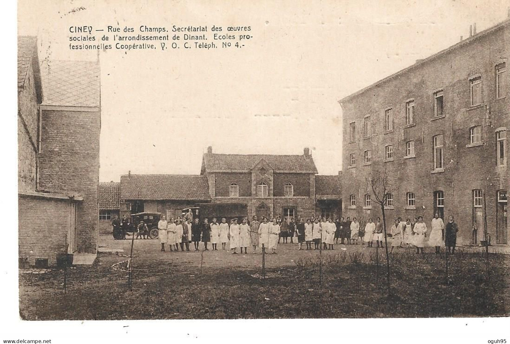 Belgique - CINEY - Rue Des Champs, Secrétariat Des Oeuvres Sociales De L'arrondissement De Dinan  (CP Très Animée) - Ciney