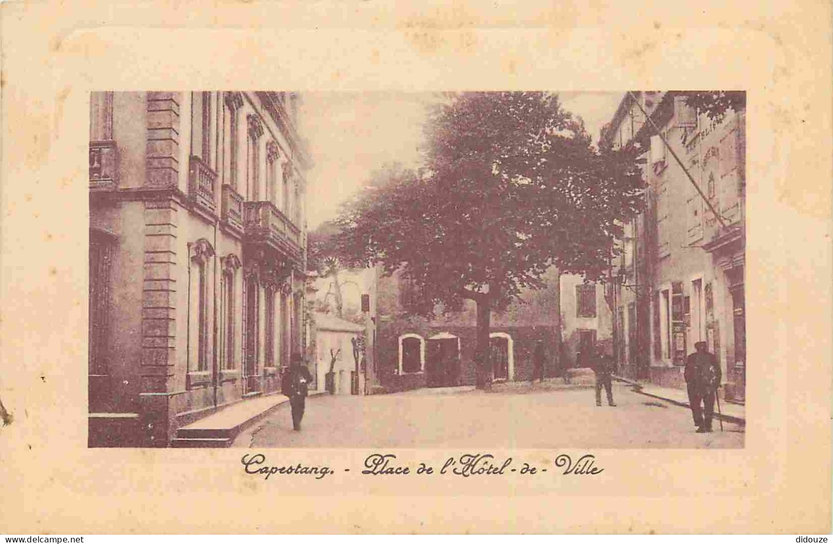 34 - Capestang - Place De L'Hotel De Ville - Animée - Correspondance - CPA - Voir Scans Recto-Verso - Capestang