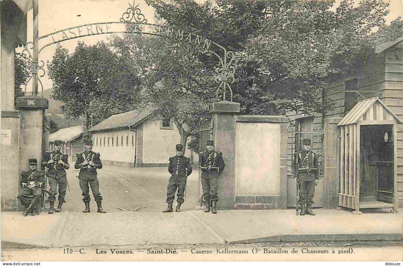 88 - Saint Dié - Caserne Kellermann - 3e Bataillon De Chasseurs à Pied - Animée - Militaria - Correspondance - CPA - Voi - Saint Die
