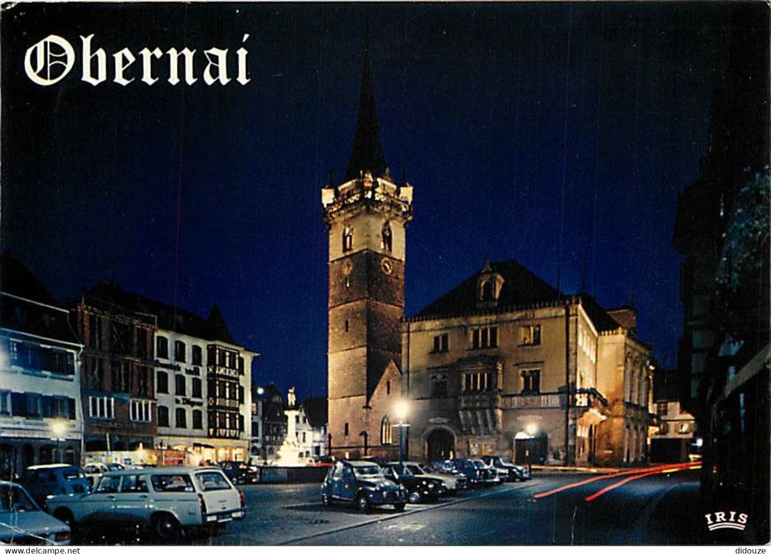 Automobiles - Obernai - La Place Du Marché Avec La Fontaine Ste Odile, Le Kappelturm Et L'Hôtel De Ville - 2CV - CPM - V - PKW