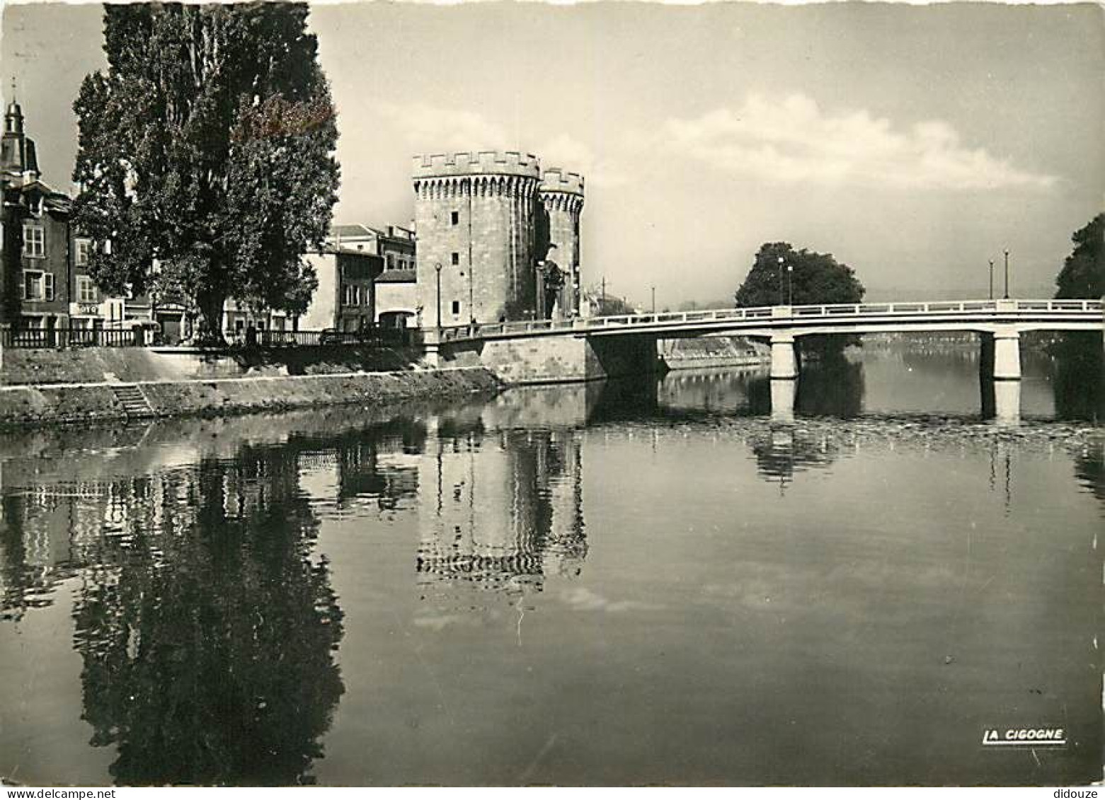 55 - Verdun - La Porte Et Le Pont Chaussée - Mention Photographie Véritable - Carte Dentelée - CPSM Grand Format - Voir  - Verdun