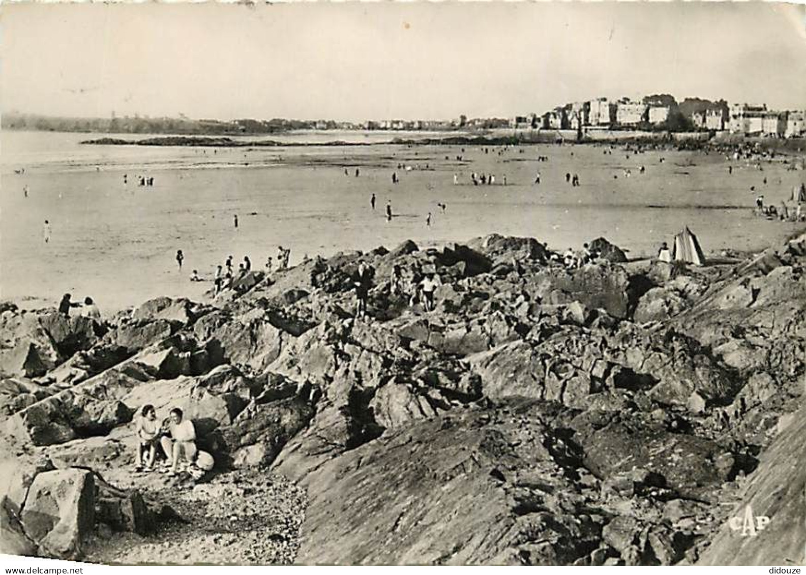 35 - Paramé - La Plage Vers Rochebonne - Animée - Scènes De Plage - CPSM Grand Format - Voir Scans Recto-Verso - Parame