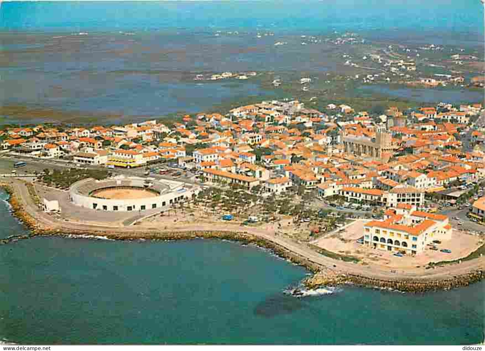 13 - Les Saintes Maries De La Mer - Vue Aérienne Au Dessus De La Camargue - Flamme Postale - CPM - Voir Scans Recto-Vers - Saintes Maries De La Mer