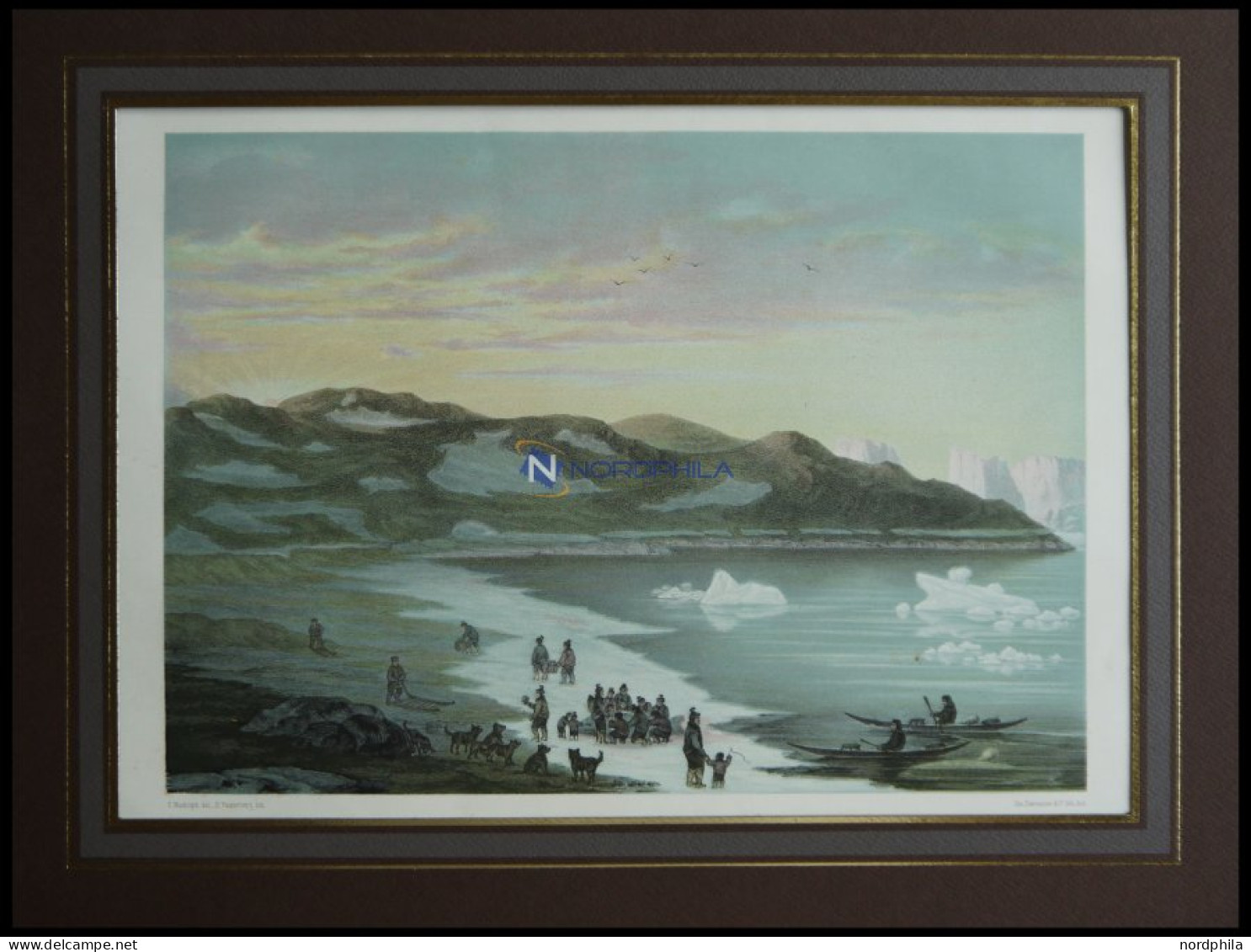 Grönland: JAKOBSHAVN (Parti Ved Jakobshavn), Ansicht Der Bucht Mit Eskimos Und Schlittenhunden, Kolorierte Lithographie  - Litografía