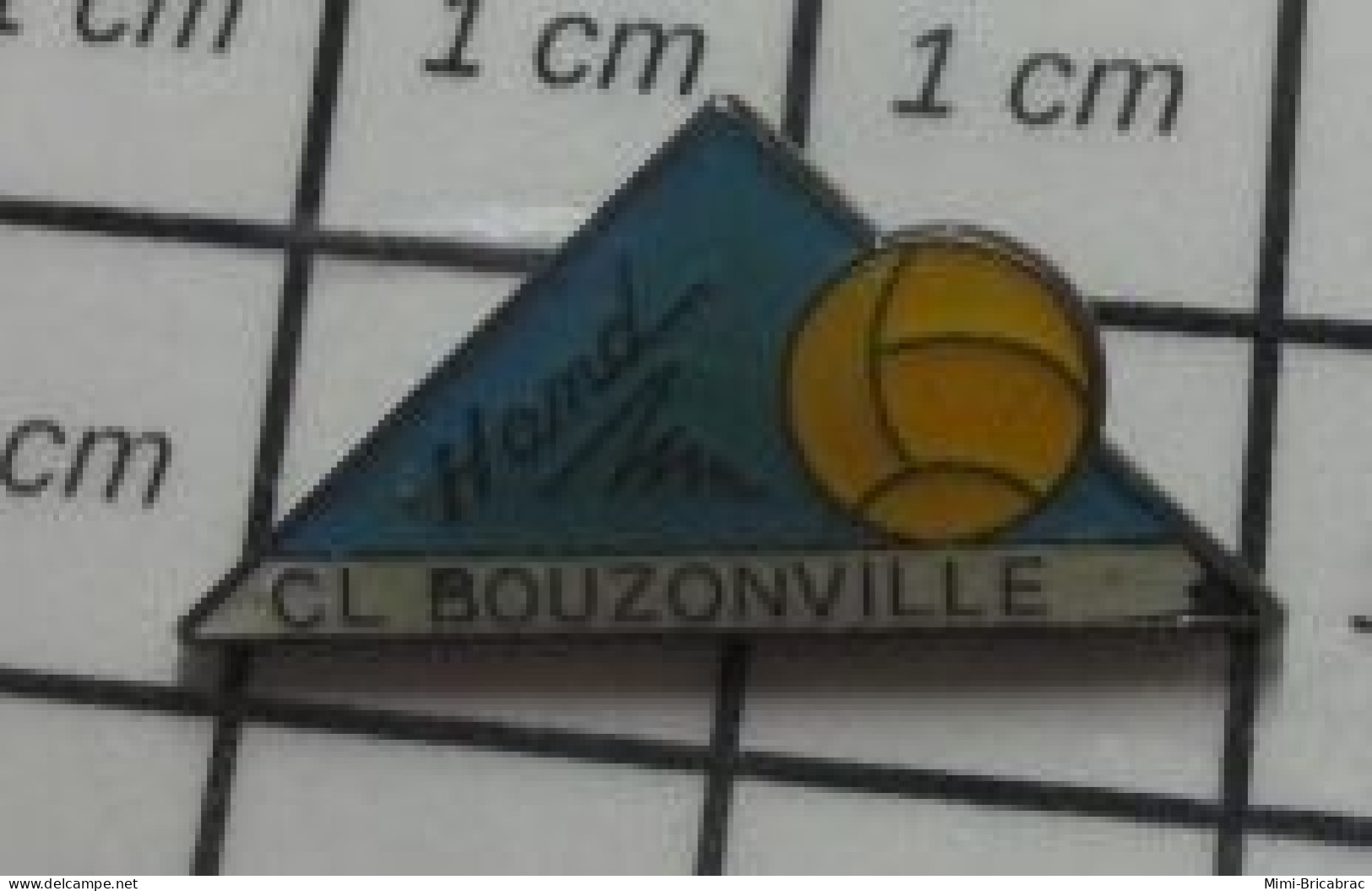 713B Pin's Pins / Beau Et Rare : SPORTS / HANDBALL CLUB CL BOUZONVILLE - Handball