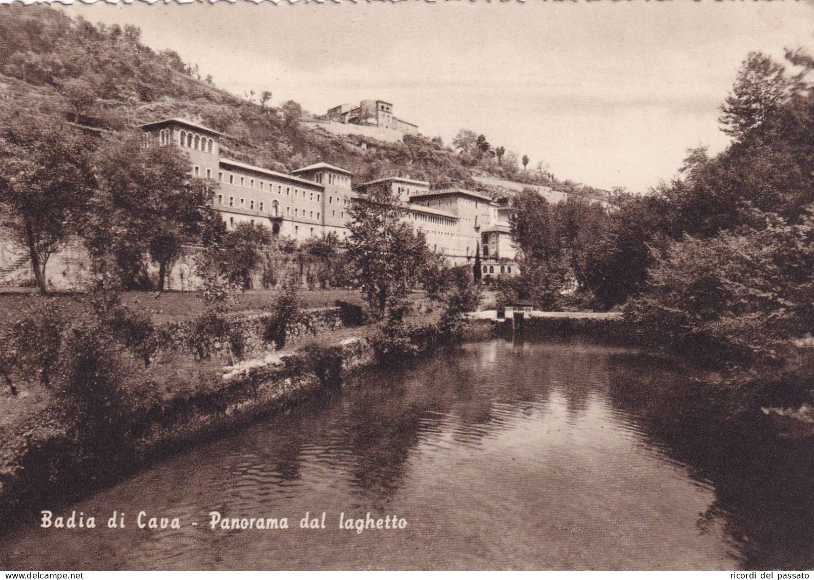 Cartolina Badia Di Cavia ( Salerno ) Panorama Dal Laghetto - Salerno