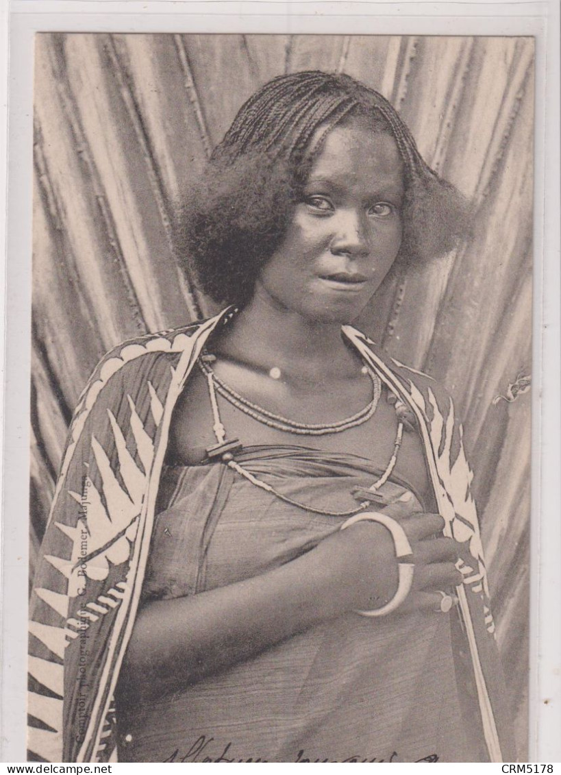 CPA-MADAGASCAR-FEMME SAKALAVE-TYPES MALGACHES - Madagaskar