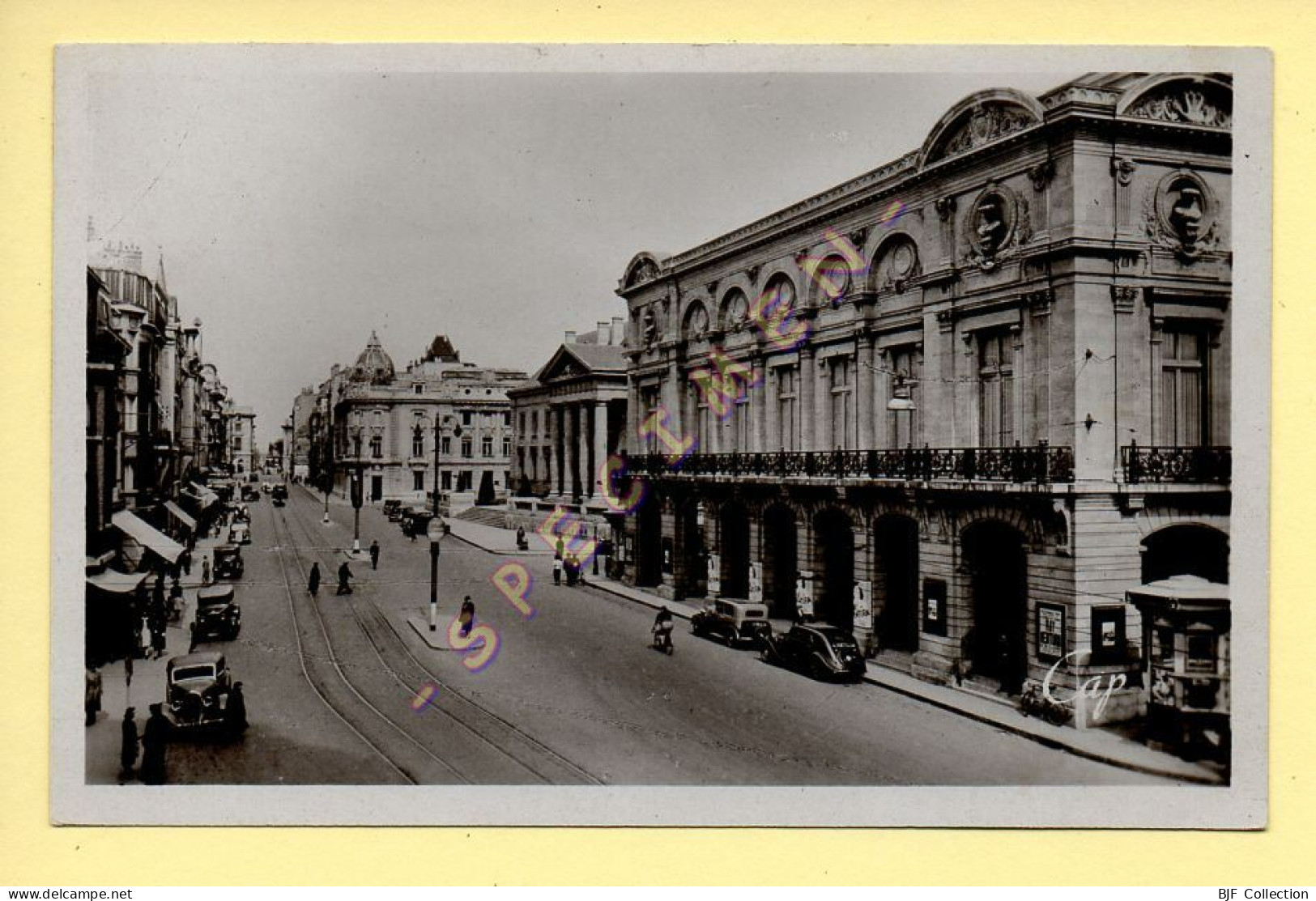 51. REIMS - La Place Myron-Herrick Et Le Théâtre (animée, Vieilles Voitures) (voir Scan Recto/verso) - Reims