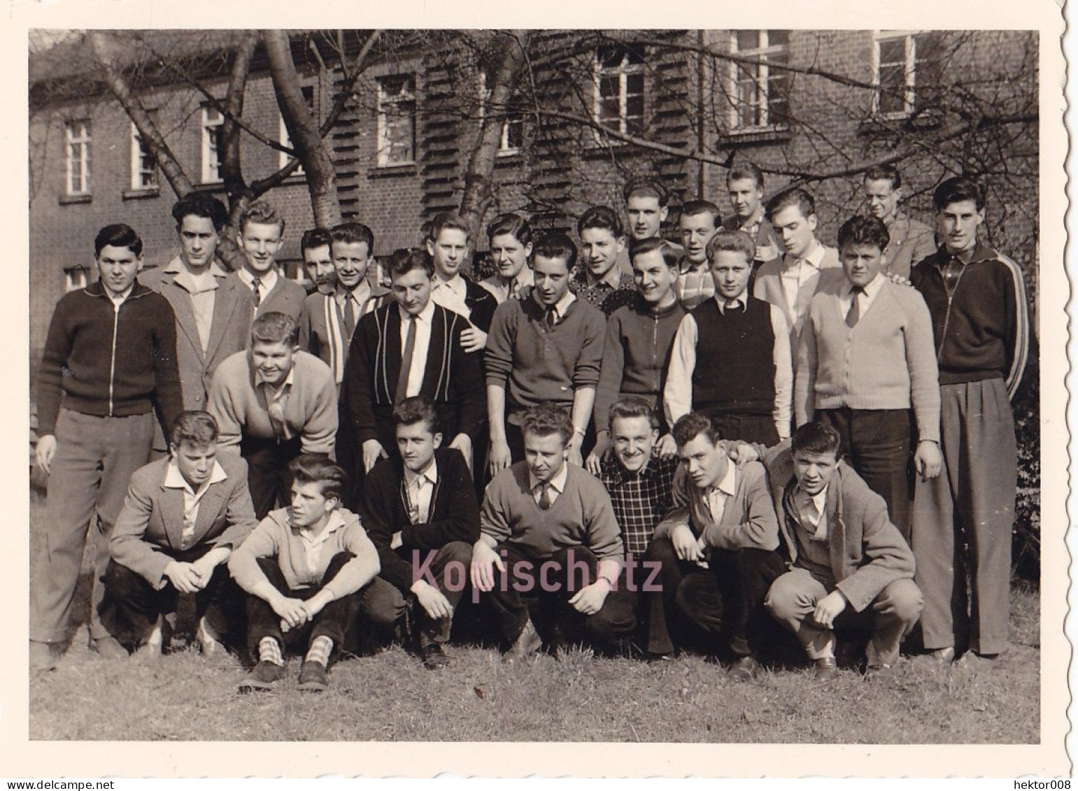 Altes Foto Vintage. Gruppe Junger Männer -Freunde ..ca 1958 (  B10  ) - Anonyme Personen