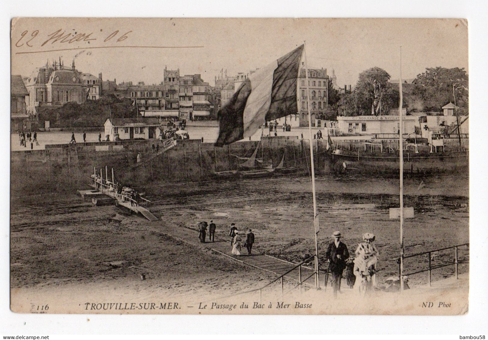 TROUVILLE * CALVADOS * PASSAGE DU BAC A MER BASSE * DRAPEAU / ETENDARD * VOILIERS * Carte N° 116 * ND Phot - Trouville