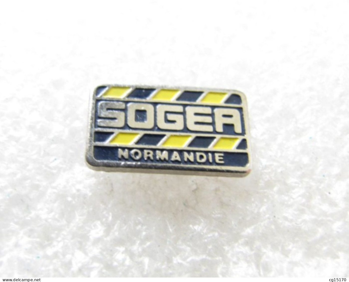PIN'S     SOGEA  NORMANDIE    TRAVAUX PUBLICS  Email Grand Feu - Other & Unclassified