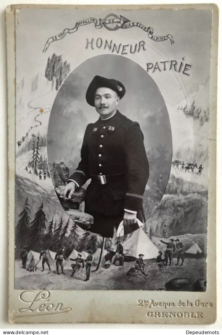 Photo Ancienne - CDV - Photo De Cabinet - Militaire - 28ème Bataillon De Chasseurs Alpins - GRENOBLE - LÉON - Krieg, Militär