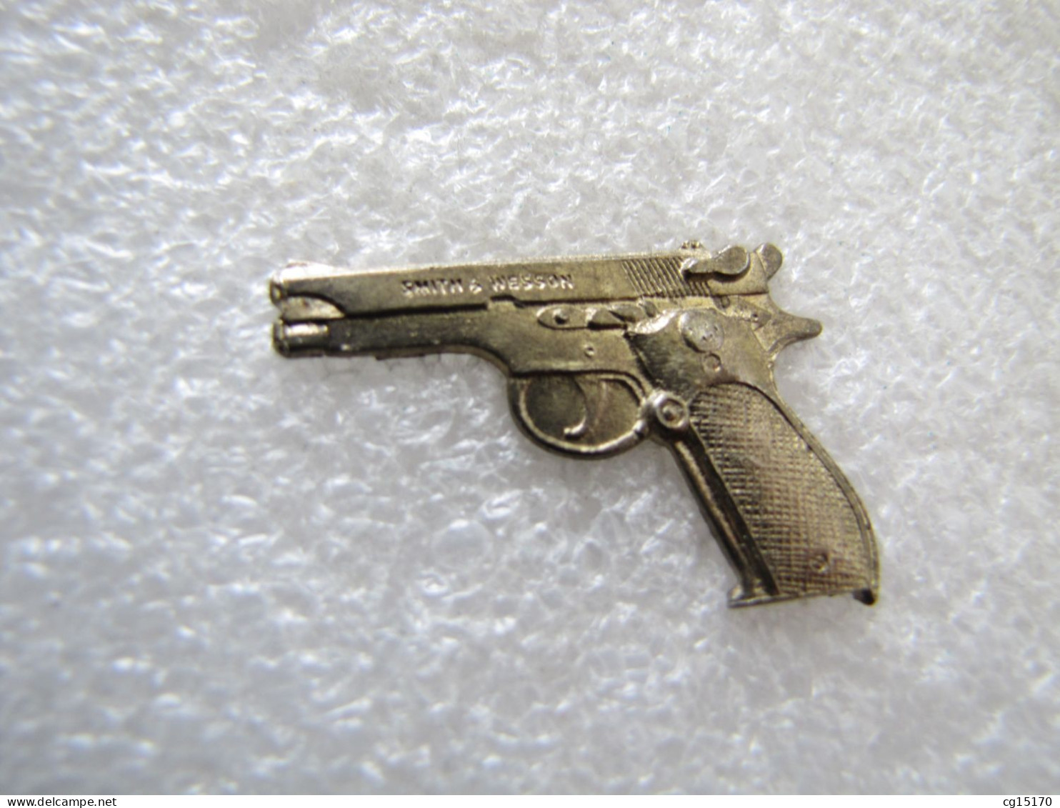 PIN'S     PISTOLET  SMITH ET WESSON - Sonstige & Ohne Zuordnung