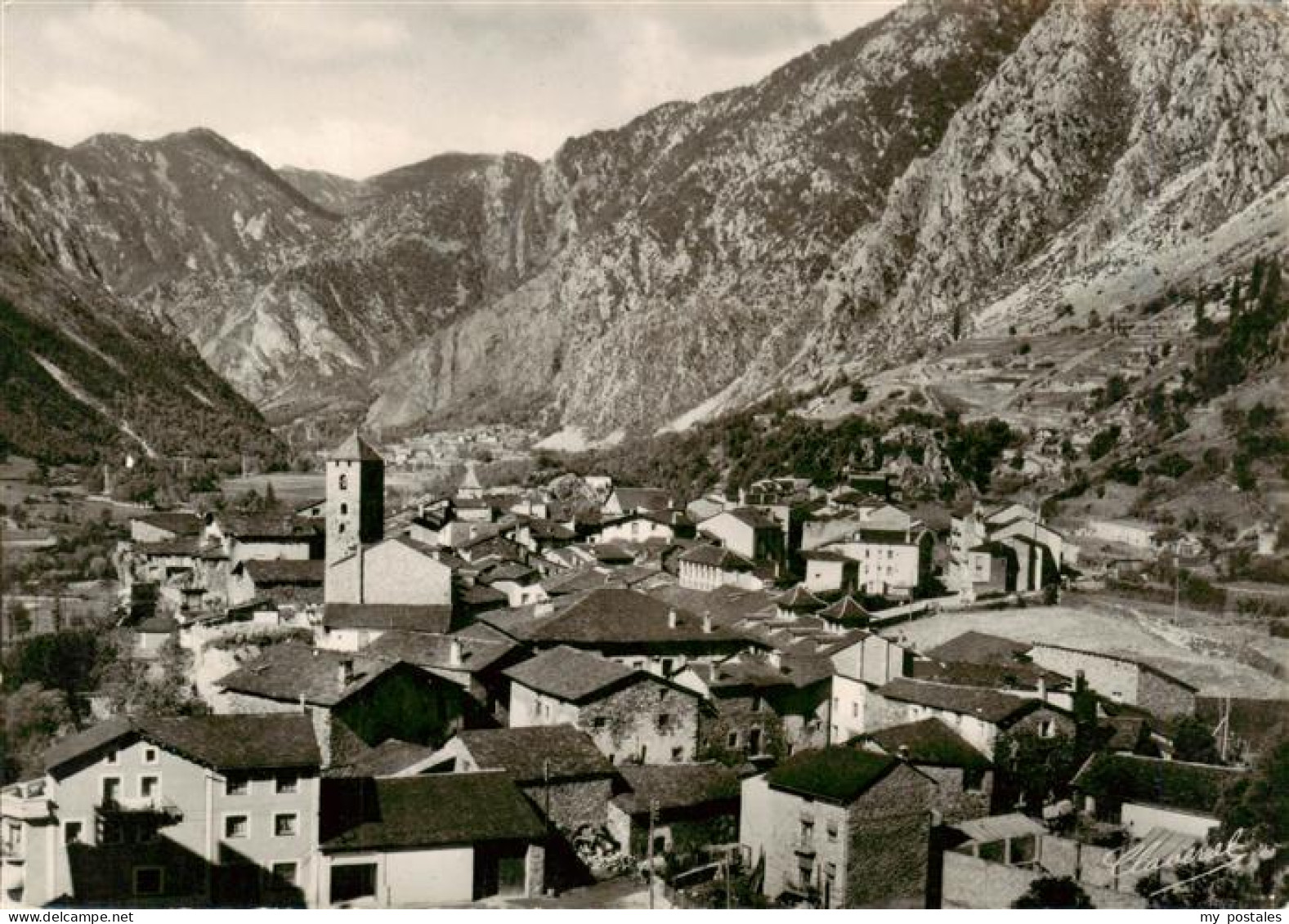 73939980 Andorra_Andorre Panorama - Andorra